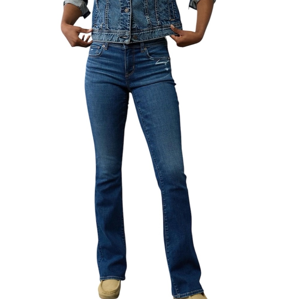 American Eagle Next Level Low-Rise Kick Bootcut Jeans size 8